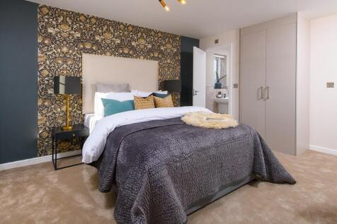 Large double bedroom