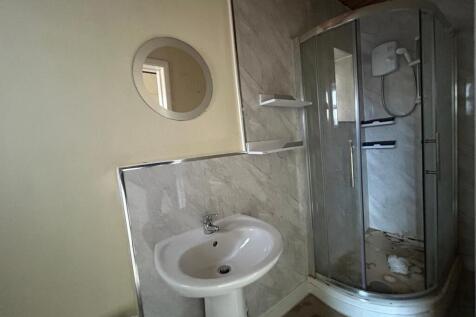 WhatsApp Image 2025-10-01 At 14.59.24 802f1948 T202510021109.jpg