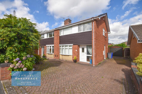Three Bedroom Semi Detached with Detached Garage 