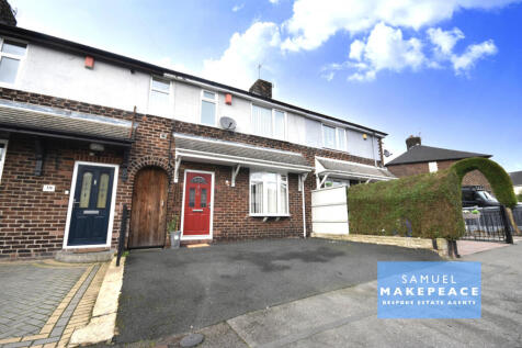 Three Bedroom Mews Property with Driveway
