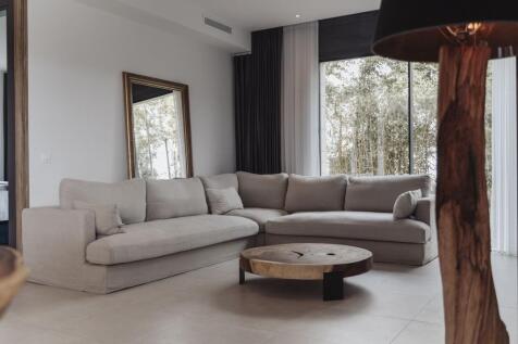Property Image 136