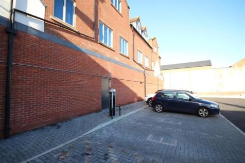 72 High Street Evesham 26.01 (12).JPG