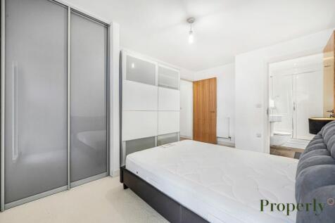 Bedroom 1 (Ensuite)