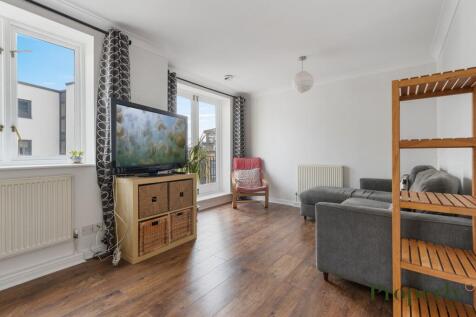 Open plan living/dining area