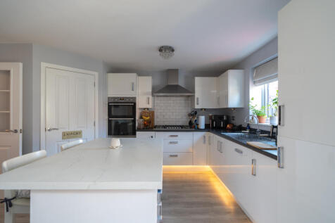 KITCHEN (4).jpg