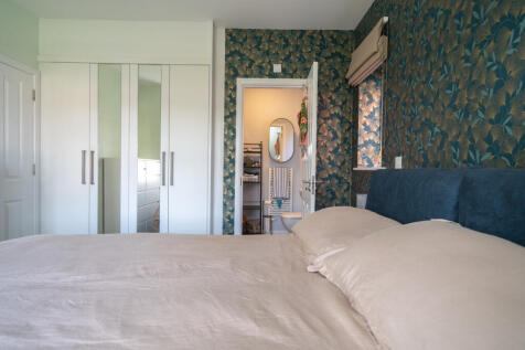 BEDROOM1 (3).jpg