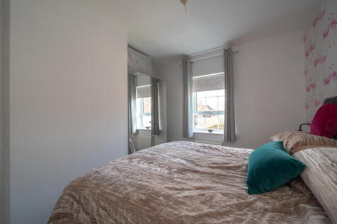 BEDROOM2 (2).jpg