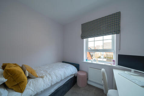 BEDROOM3.jpg