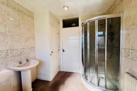 BATHROOM.jpeg