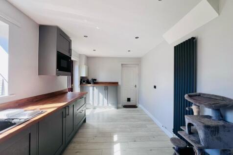 KITCHEN (3).jpg