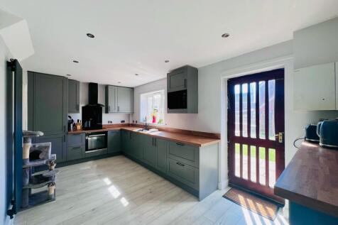 KITCHEN (4).jpg