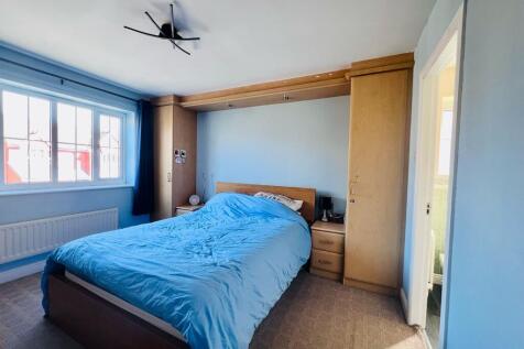 BEDROOM1 (2).jpg