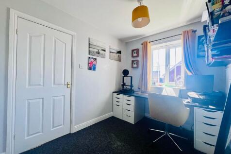 BEDROOM 4.jpg