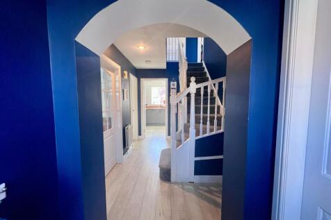 HALLWAY.jpg