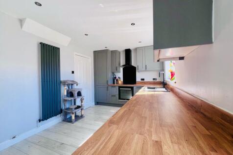 KITCHEN (5).jpg