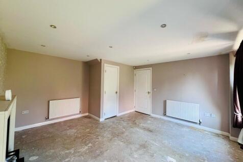 LIVING ROOM (2).jpeg
