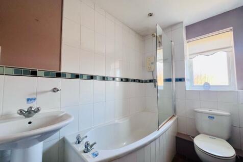 BATHROOM..jpeg