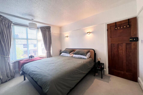 BEDROOM 1.jpeg