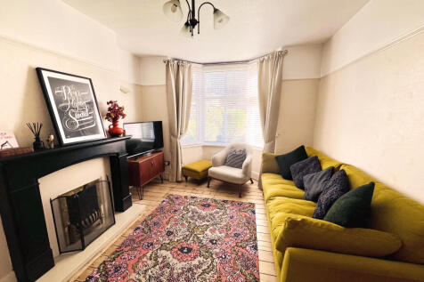 LIVING ROOM.jpeg