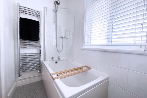 BATHROOM.jpeg