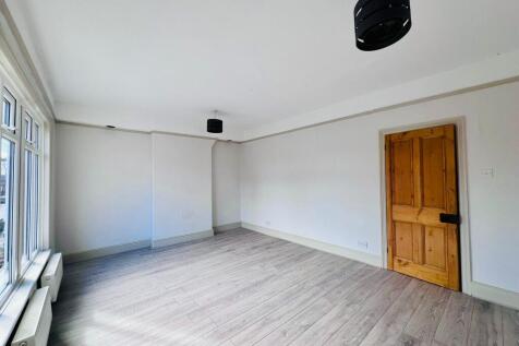 BEDROOM1.jpg