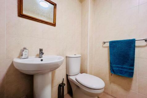 BATHROOM.jpeg