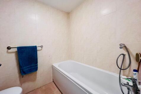 BATHROOM (2).jpeg