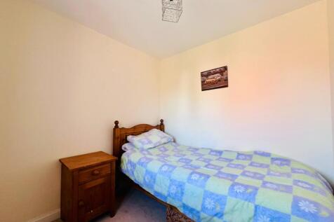 BEDROOM4 (2).jpg
