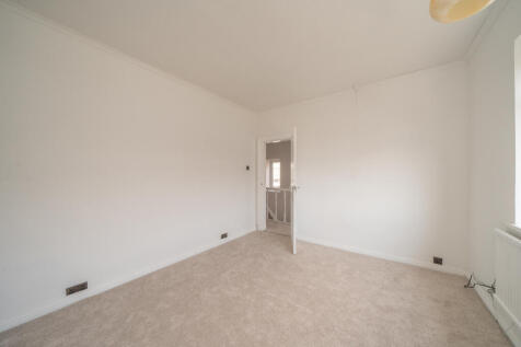 BEDROOM2 (3).jpg