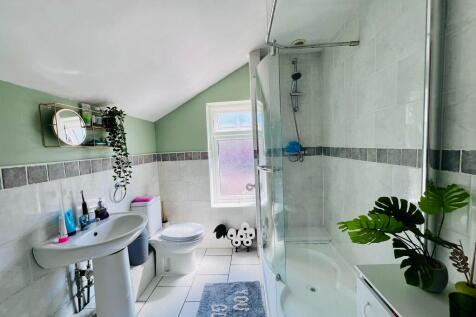 BATHROOM (4).jpg