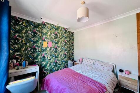 BEDROOM1.jpg