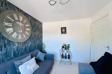 LOUNGE (2).jpg