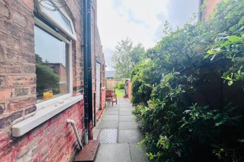PATIO.jpg