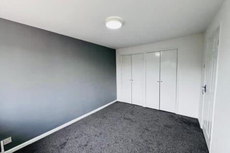 BEDROOM 2 (2).jpg