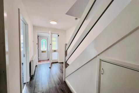 HALLWAY (2).jpg