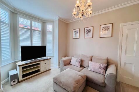 LIVING ROOM.jpg