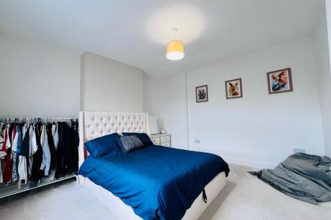 BEDROOM2.jpg