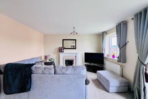 LIVING ROOM (3).jpeg