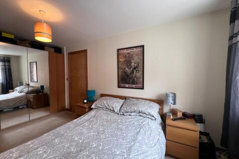 BEDROOM2.jpeg