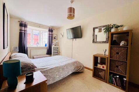 BEDROOM 2.jpeg