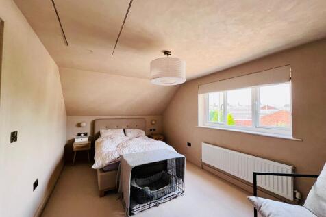 BEDROOM1 (4).jpg