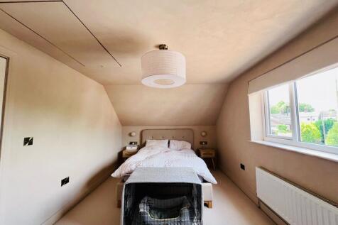 BEDROOM1.jpg