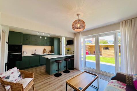 KITCHEN (2).jpg