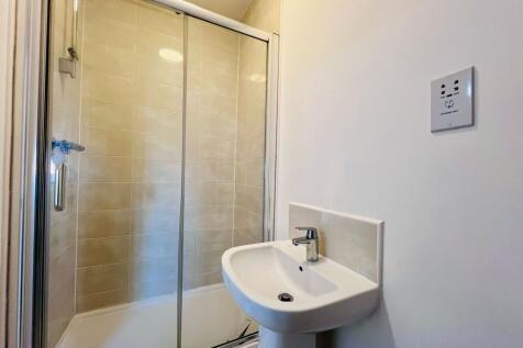 EN SUITE (2).jpeg