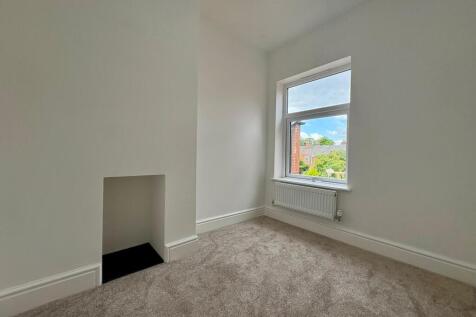 BEDROOM 1.jpg