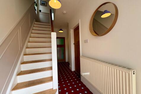 Entrance Hall 2.jpg