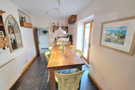 Dining Room.jpg