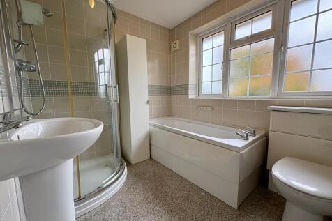 Family Bathroom.jpg