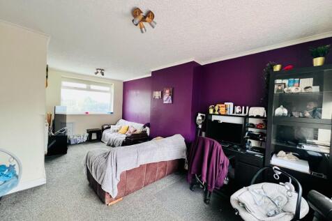 LIVING ROOM2.jpeg