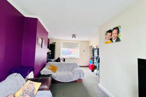 LIVING ROOM.jpeg